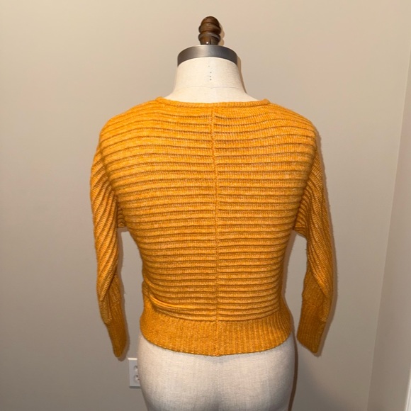 Cropped Ribbed Sweater - Picture 3 of 4
